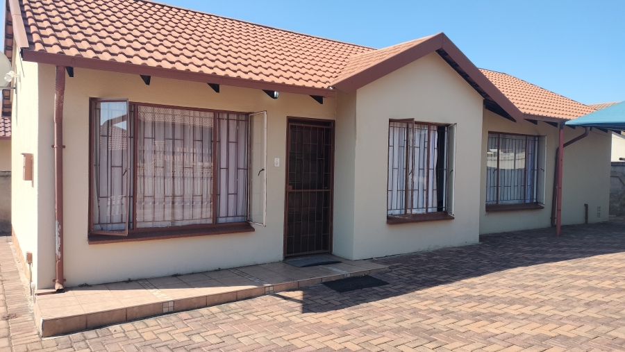 To Let 3 Bedroom Property for Rent in Tlhabane West North West